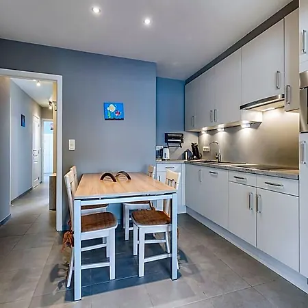 Pleasant Near The Seafront Apartment *